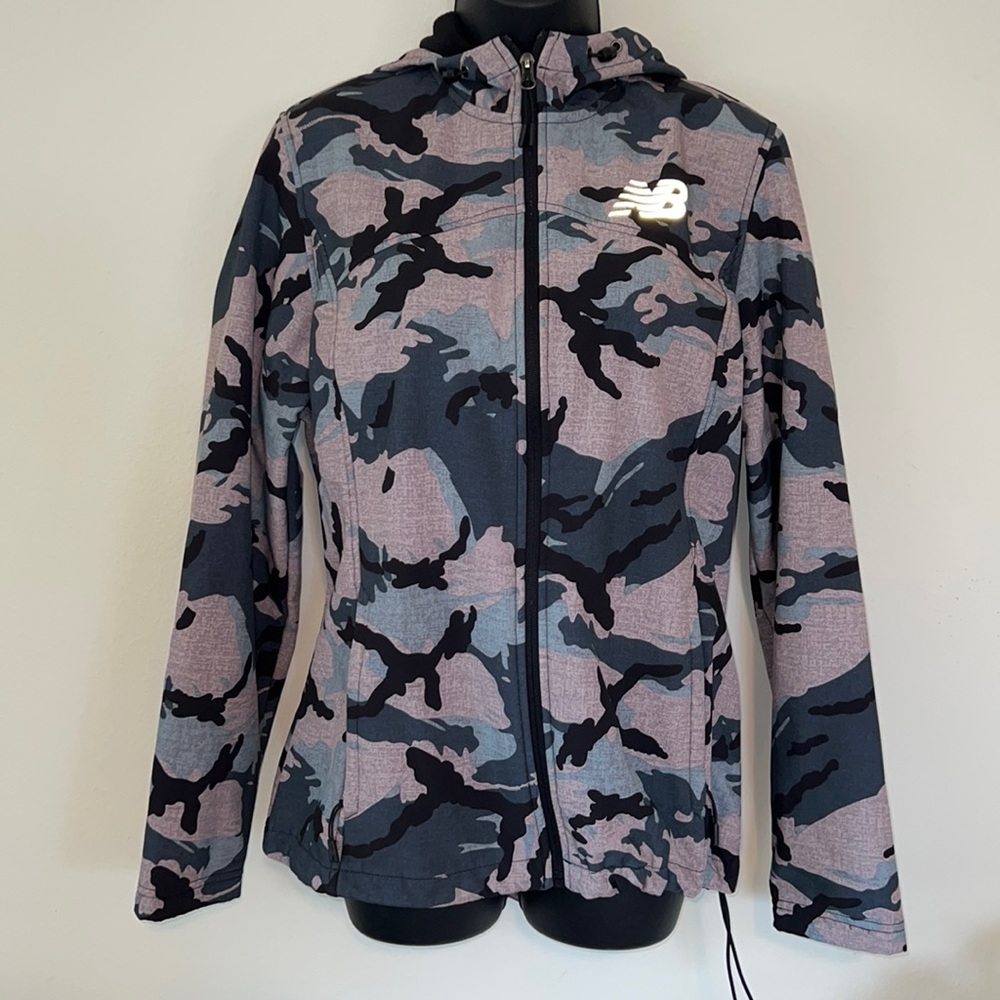 New Balance Lined running rain jacket size extra large